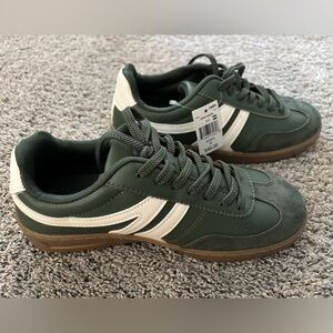 Falls Creek Dana Green Womens Sneakers Size 9